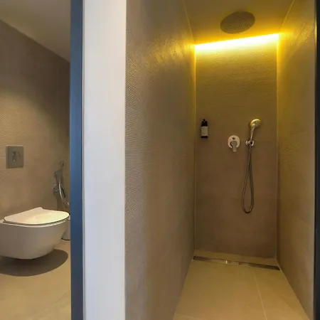 La Finestra 5* نيدري